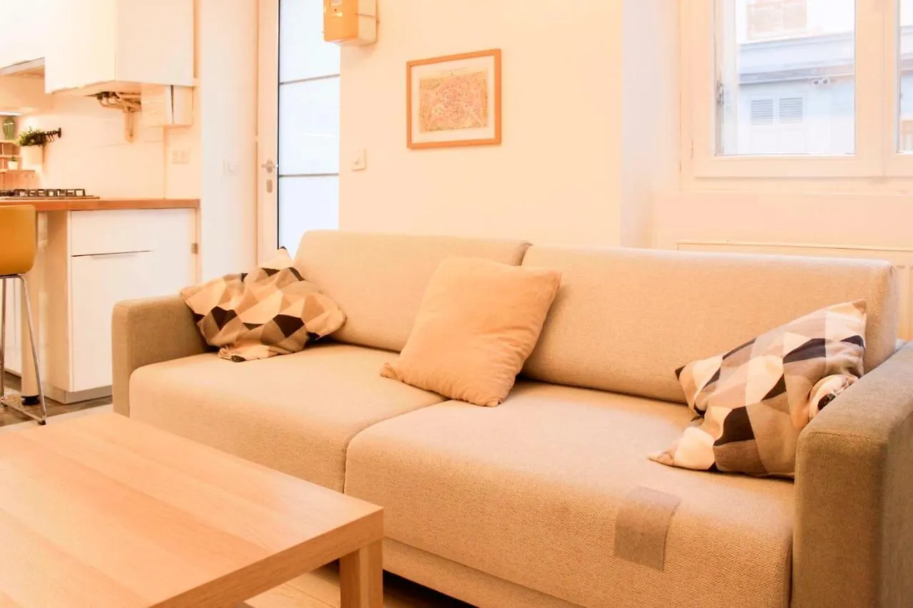 Cosy 38 M Love Nest Near Centquatre-Paris France